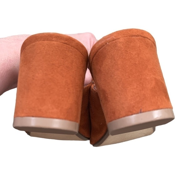 RESTRICTED Embroidered Block Heel Mules - Picture 8 of 8